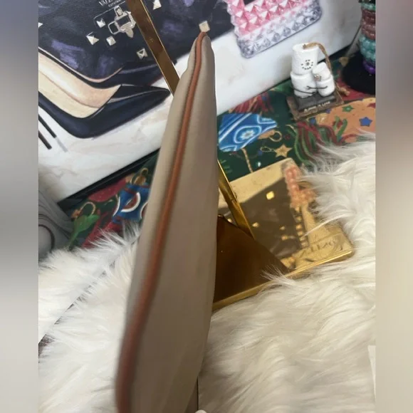 Michael Kors Tan and Brown Mini  Women's Bag in Nylon Material - Picture 5 of 9